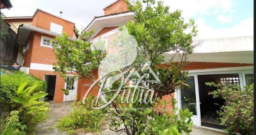 Casa com 3 quartos à venda na Rua Jabá, 58, Cidade Jardim, São Paulo