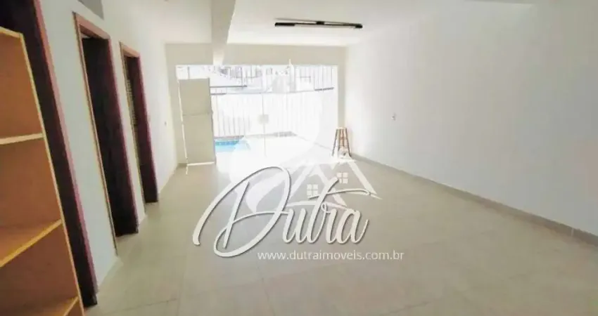 Padrão chácara inglesa 204m² 03 dormitórios 01 suítes 6 vagas