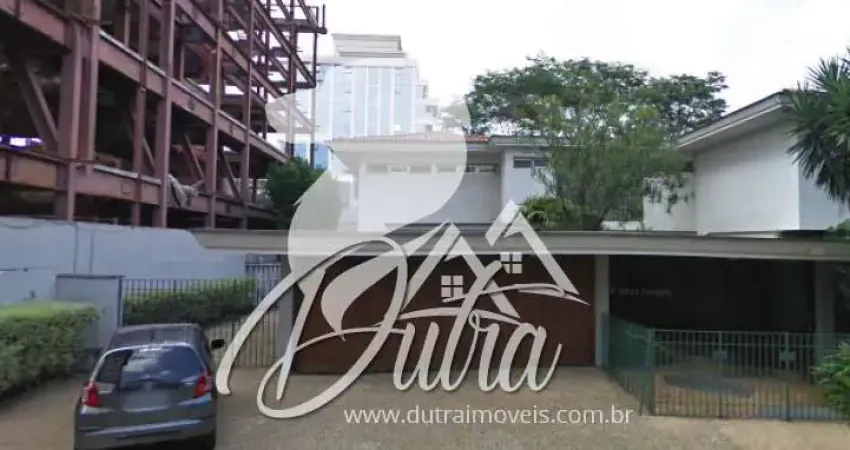 Padrão jardim europa 1200m² 04 dormitórios 01 suítes 15 vagas