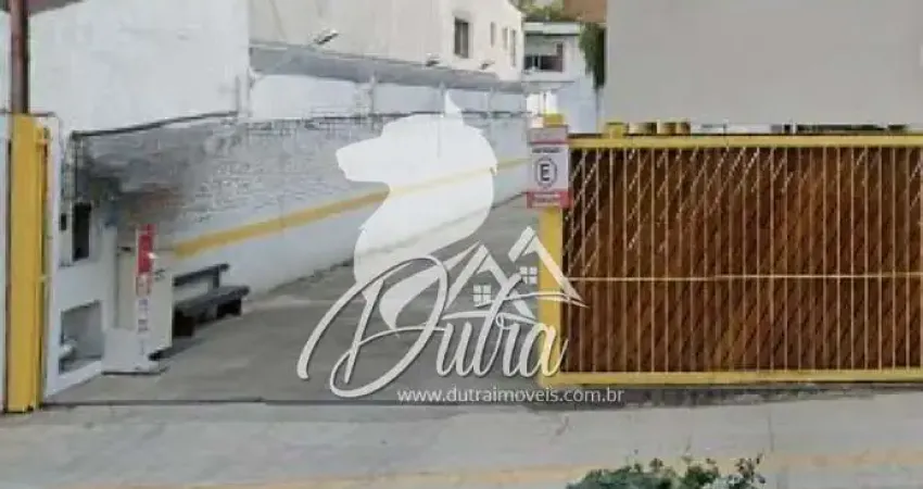 Terreno à venda na Rua Mourato Coelho, Pinheiros, São Paulo