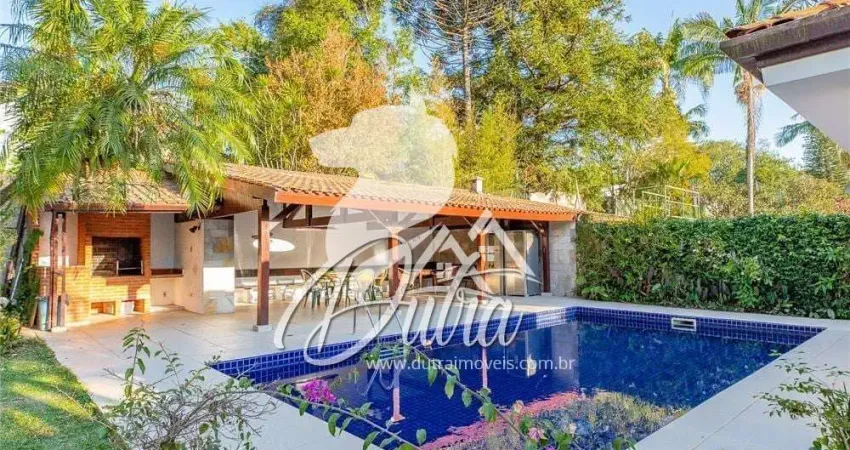 Padrão jardim marajoara 371m² 05 dormitórios 02 suítes 2 vagas