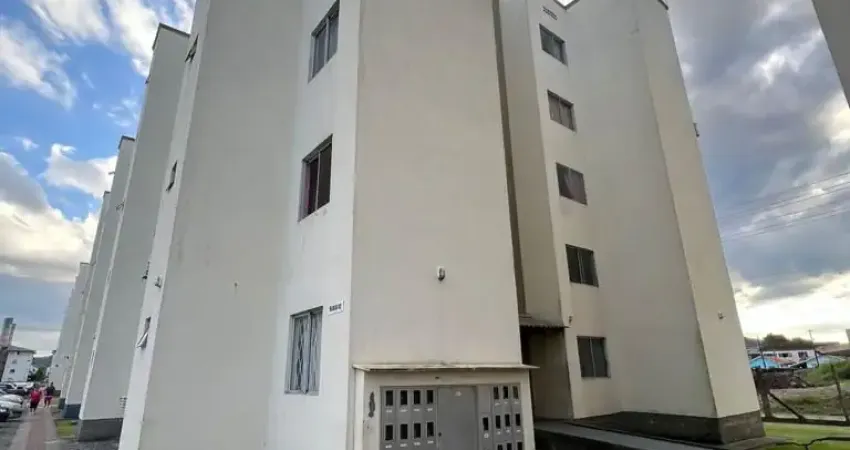 Apartamento em excelente localização no bairro Jardim Iririú.