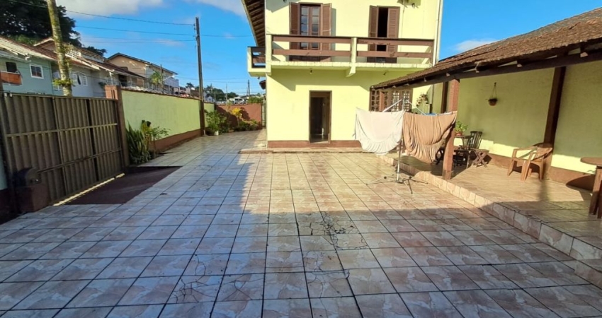 Excelente casa para venda no bairro Itaum
