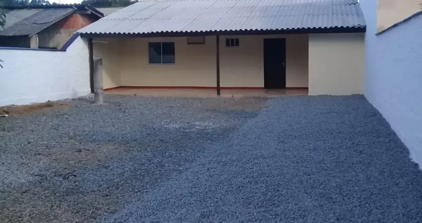 Excelente com 240m² terreno plano e murado, no bairro itinga.