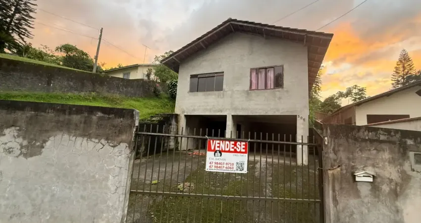 Excelente Terreno Amplo 876m² com Casa no Bairro Costa e Silva!
