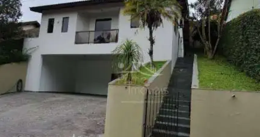 Casa com 3 dormitórios, 200 m² - venda por R$ 1.800.000,00 ou aluguel por R$ 8.000,00/mês - Condomínio Arujá Country Club - Arujá/SP