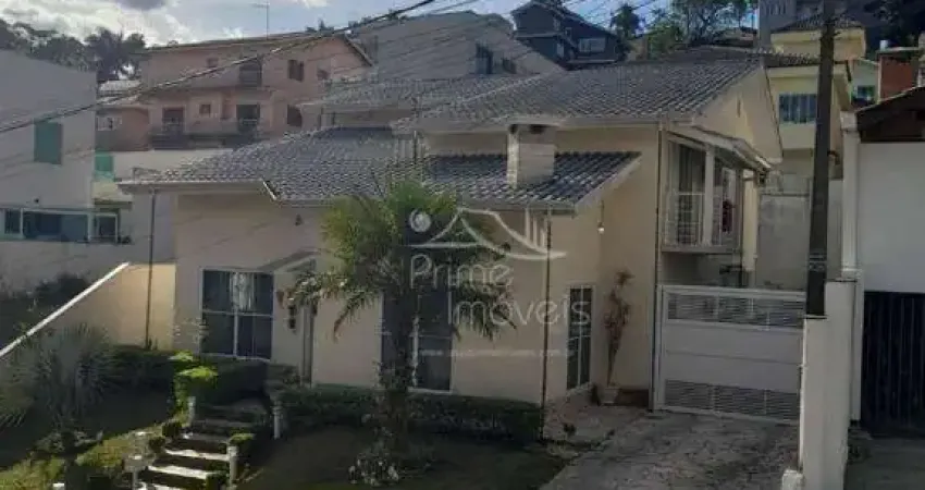 Casa para locação e venda no Condomínio Arujá Country Club