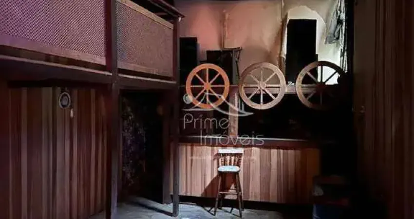 Casa com 3 suítes (varanda), amplo salão de festas e 196m² de área construída