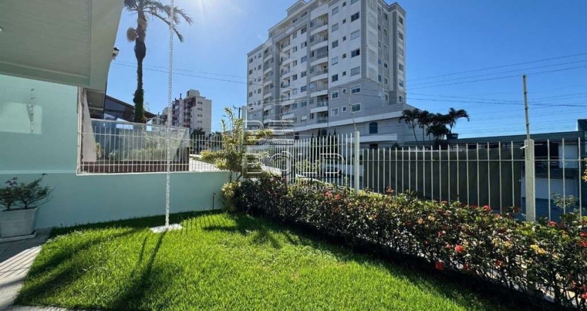 Casa com 4 quartos à venda na Rua Vereador Nagib Jabor, 379, Capoeiras, Florianópolis
