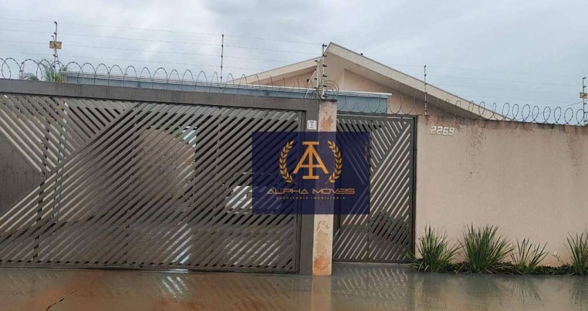 CASA COM 2 SUITES COM QUINTAL