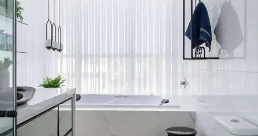 Cobertura à venda, no Condomínio Aguas Cristalinas,  em Itapema, Meia Praia, com 5 quartos, 380m²