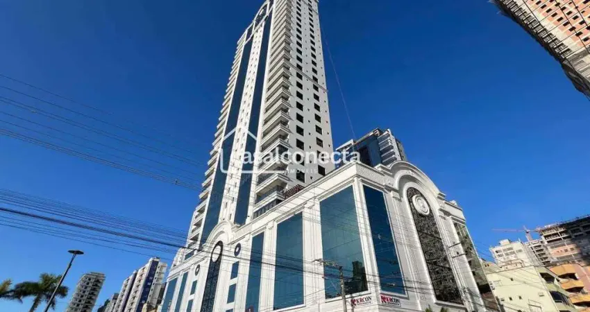 Apartamento à venda, no Paramount Tower, Meia Praia, com 4 quartos, 183,15m²