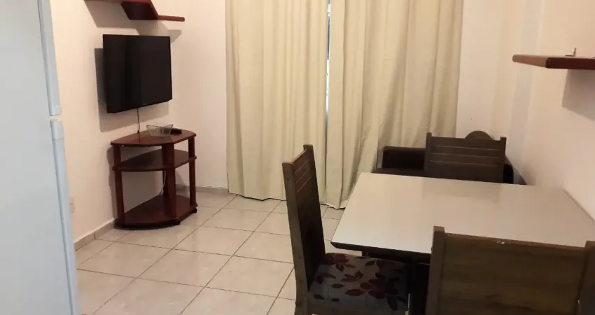 Transversal, próximo praia, sala e qto separados, (02 janelas) (mobiliado)