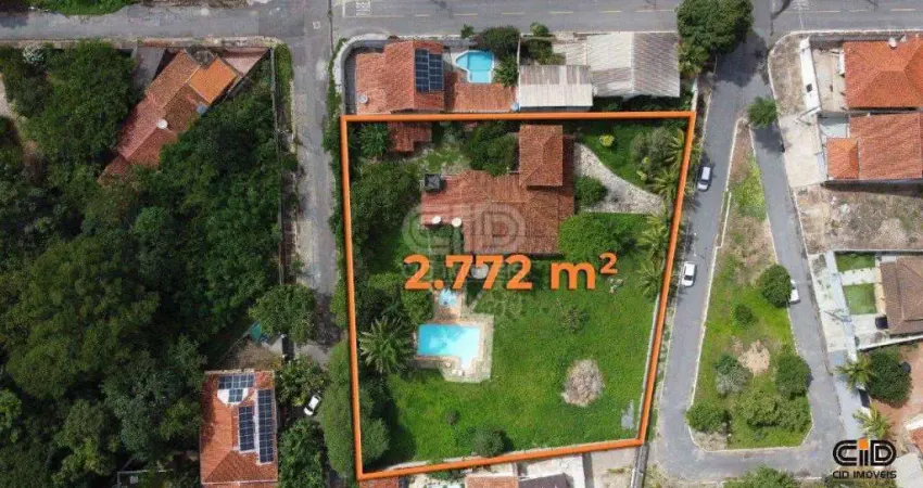 Casa á Venda com ampla área externa localizada no Boa esperança