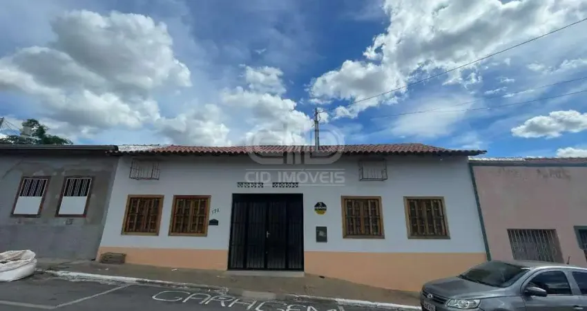Casa comercial com 3 salas amplas no bairro Baú