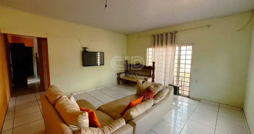 Casa com 2 quartos à venda na Rua França, Jardim Passaredo, Cuiabá