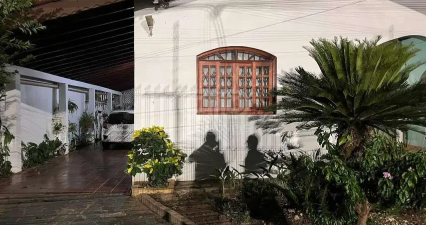 Casa à venda na Rua das Papoulas, Jardim Cuiabá, Cuiabá