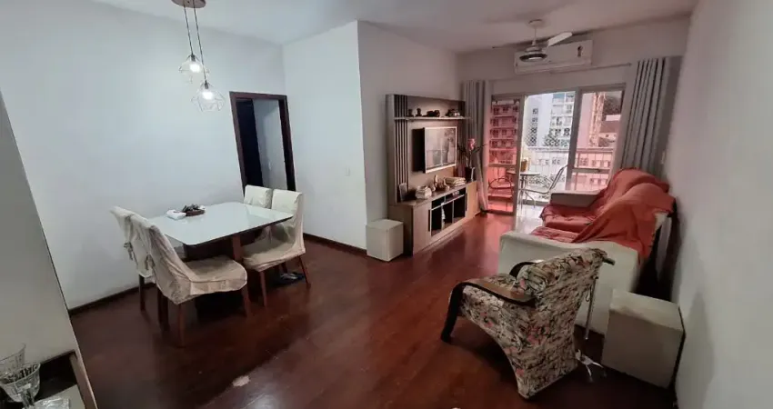 Apartamento a venda na tijuca 2 quartos com varanda, suíte e vaga.