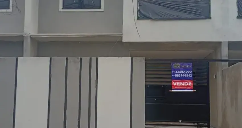 Casa com 2 quartos à venda na Rua Cézar Constante Schiavon, Sítio Cercado, Curitiba