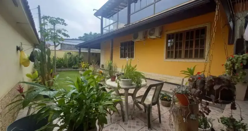 Casa Duplex para Venda em Parque Xerém Duque de Caxias-RJ