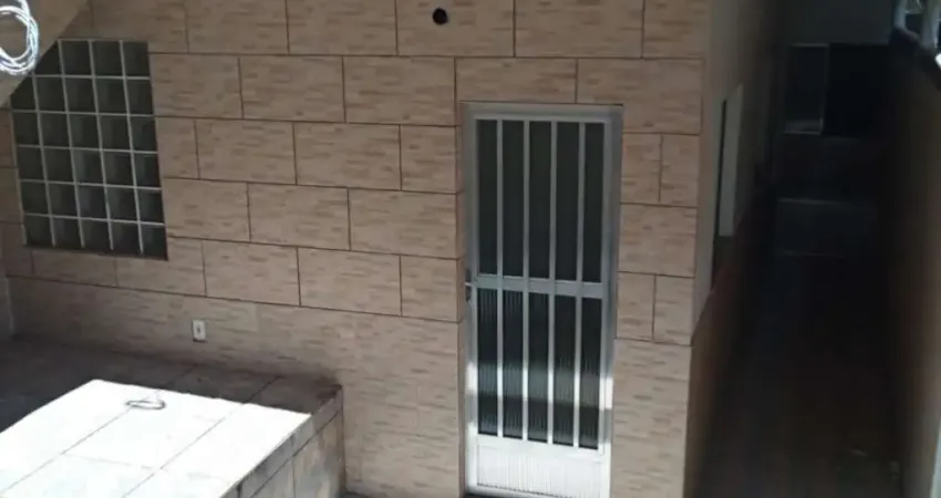 Casa Padrão para Venda em Mantiquira Duque de Caxias-RJ