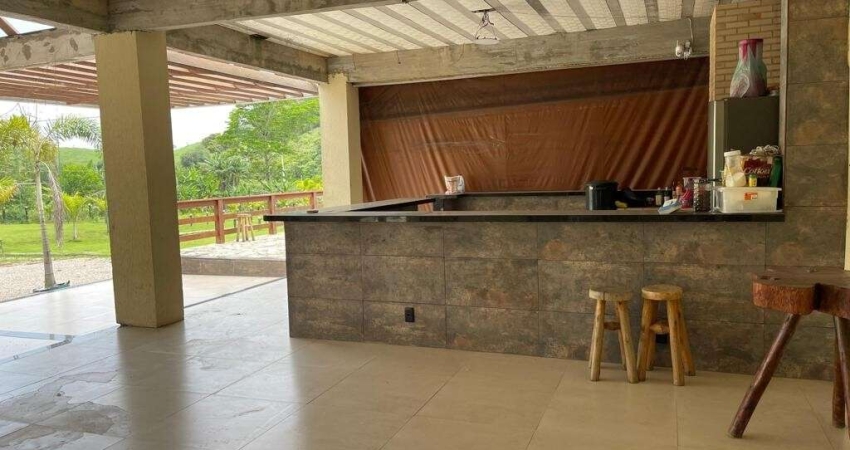 Fazenda para alugar na Rua Lima Castro, Parque Capivari, Duque de Caxias