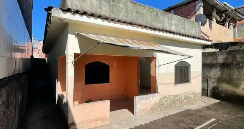 Casa 2 quartos com garagem, próximo ao city carne Santa Cruz da Serra