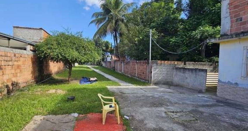Casa grande com quintal mais de 1.000m² de terreno