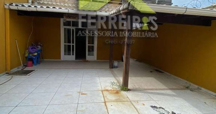 Casa com 2 quartos para alugar na Rua Lázaro Cádenas, Santa Cruz da Serra, Duque de Caxias