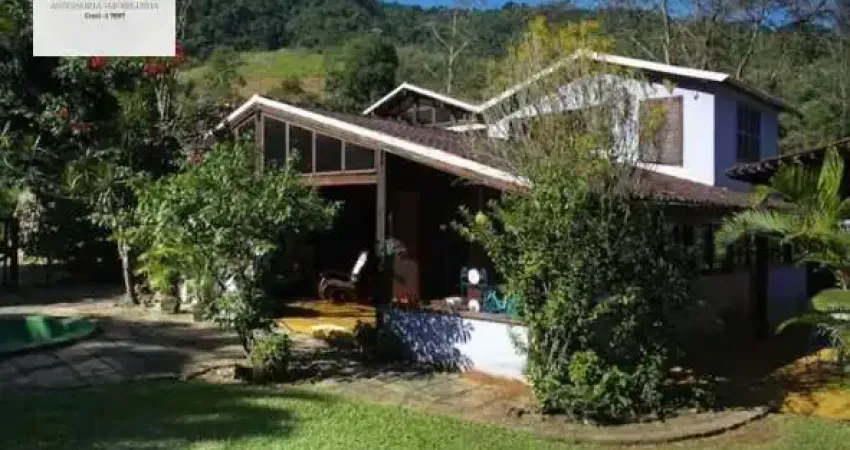 Chácara / sítio com 4 quartos à venda na Rua João Ferreira, Santo Antônio, Duque de Caxias