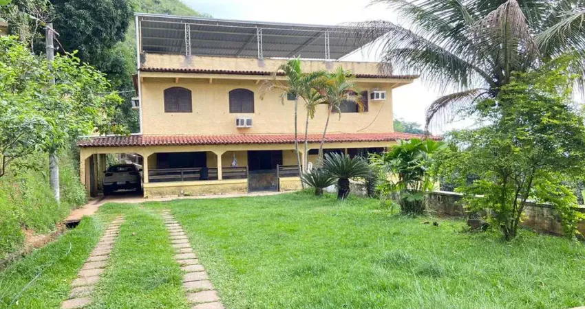 Sitio espetacular com 3 construções no bairro de santo antônio.