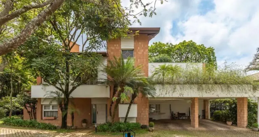 Casa em Condomínio - Jardim Cordeiro - 4 suítes; 5 vagas