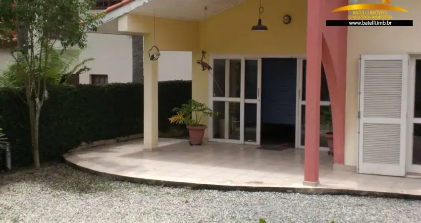 Casa térrea à venda no condomínio são paulo ii na granja viana - batelli imóveis