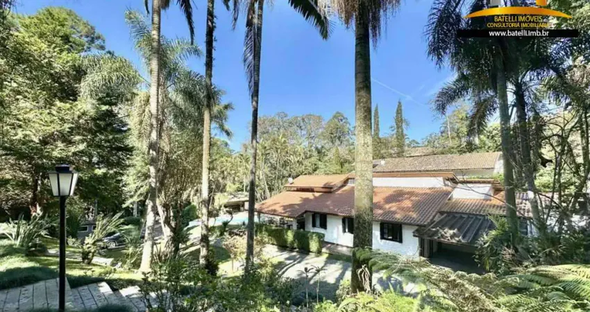 Casa à venda no condomínio Jardim Algarve em Cotia, SP | Batelli Imóveis