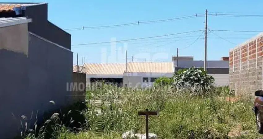 Terreno à venda no bairro Núcleo Habitacional Maria Angélica Matos - Marília/SP