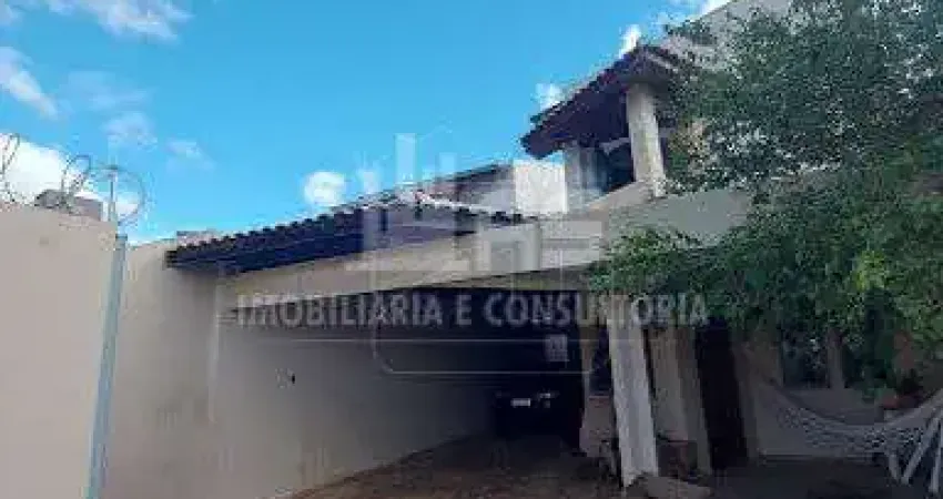 Casa à venda contendo 3 quartos sendo 2 suítes no jardim marília.