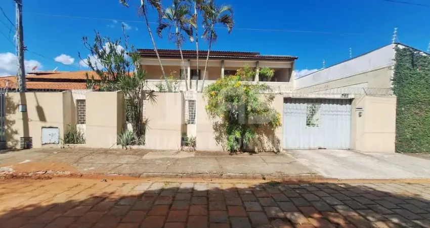 Casa com 7 quartos à venda no Cascata, Garça 