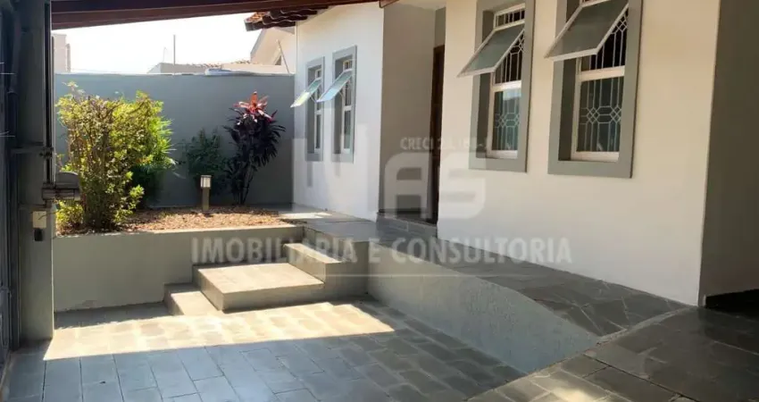 Casa a venda com 03 quartos sendo 01 suíte no jardim jequitibá