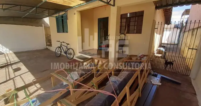 Casa com 3 quartos à venda na Chácara Eliana, Marília 