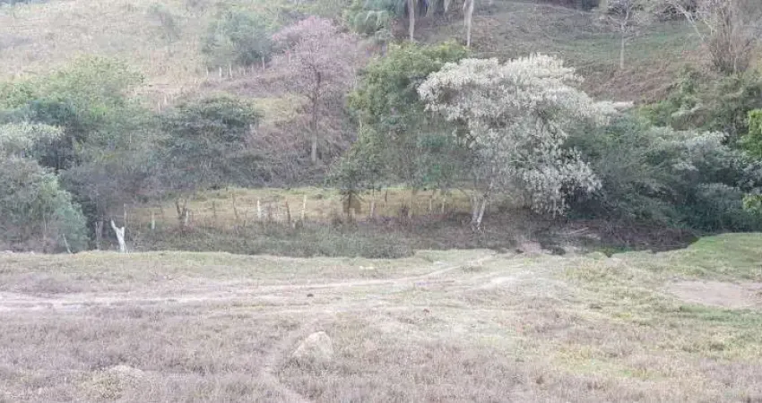 Terreno à venda na estrada, Troia, Belo Vale
