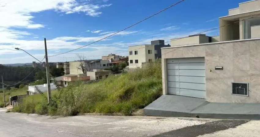 Casa com 3 quartos à venda na Rua Jornalista Nicolau Neto, Portal das Acácias, Pedro Leopoldo