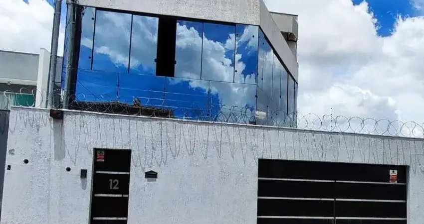 Casa com 3 quartos à venda na Rua Dezesseis, Santa Helena, Contagem