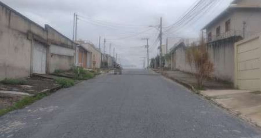 Casa com 3 quartos à venda na Rua dos IpAas, Lúcio de Abreu, Contagem