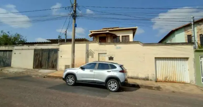 EXCELENTE CASA EM LOTE 400 METROS NA MELHOR LOCALIZAA‡AƒO DO BAIRRO TRAŠS BARRAS EM CONTAGEM