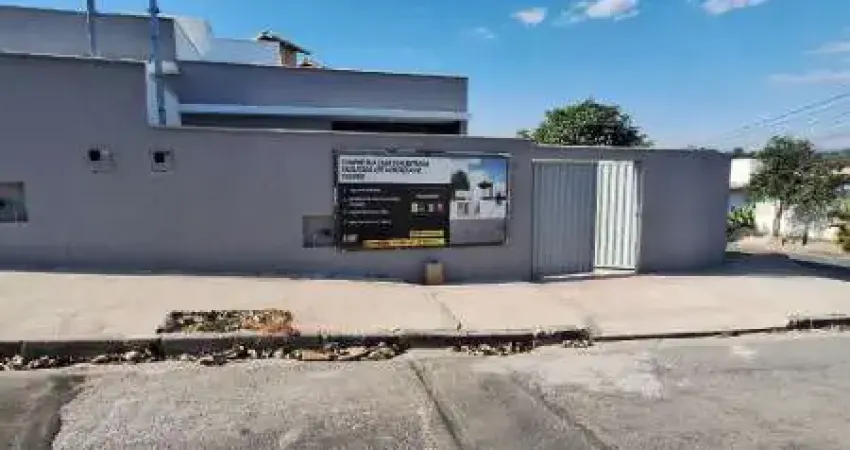 EXCELENTE CASA GEMINAD EM A“TIMA LOCALIZAA‡AƒO DO BAIRRO VILA VERDE EM BETIM