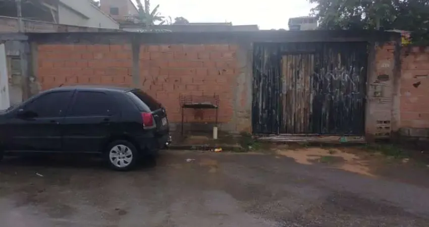 A“TIMA CASA EM LOTE DE 340 METROS NO ICAIVERA EM BETIM