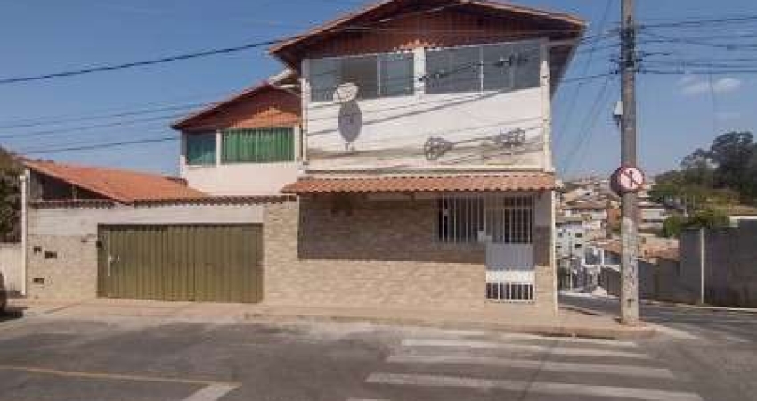 EXCELENTE CASA EM LOTE DE 360 METROS NO BAIRRO FONTE GRANDE EM CONTAGEM.