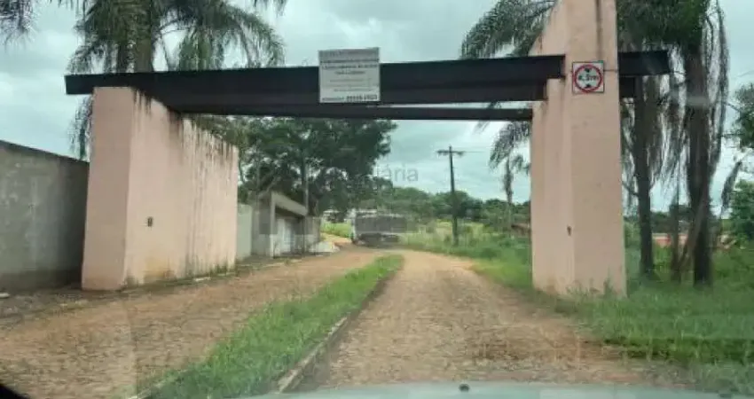 LINDA CHACARA EM CONDOMINIO FECHADO PORTAL SERRA AZUL1000 METROS