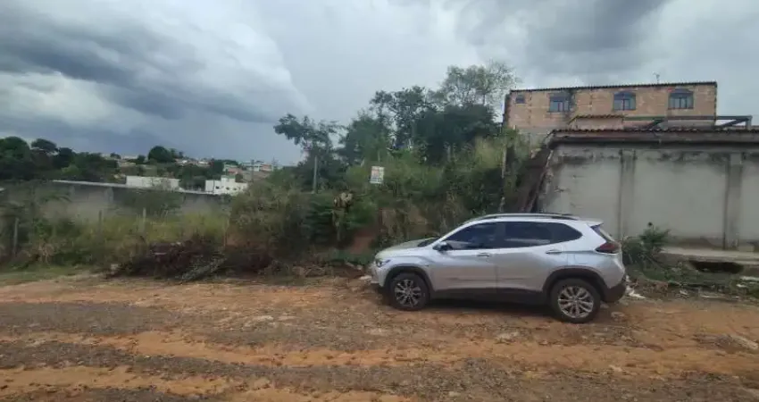 EXCELENTE LOTE DO LADO DE CIMA DA RUA COM 360 METROS, RECANTO VERDE ESMERALDAS
