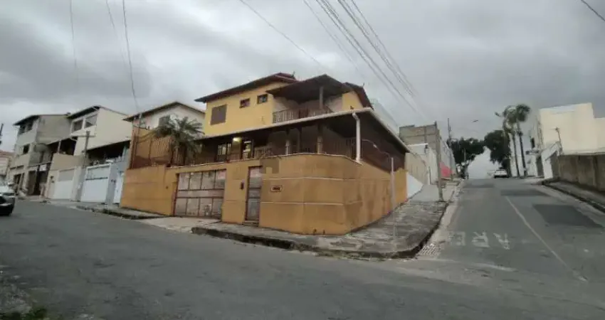 LINDA CASA EM MEIO LOTE 03 QUARTOS NO SANTA HELENA CONTAGEM
